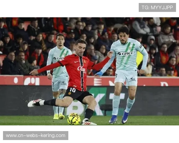 罗马韦斯利-利马脚踝重伤,对阵那不勒斯比赛中离场 罗马韦斯利-利马脚踝重伤,对阵那不勒斯比赛中离场